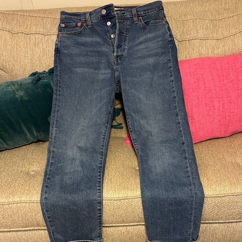 Levi’s Wedgie Straight Classic Blue Denim Jeans